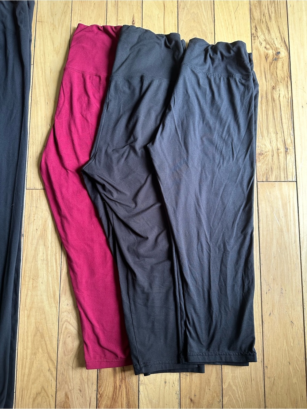 Lot of 7 soft Stretch Leggings in Blue, Black, Green, Wine. - Picture 3 of 10